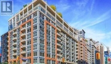 Building Photo - 270 Wellington St W