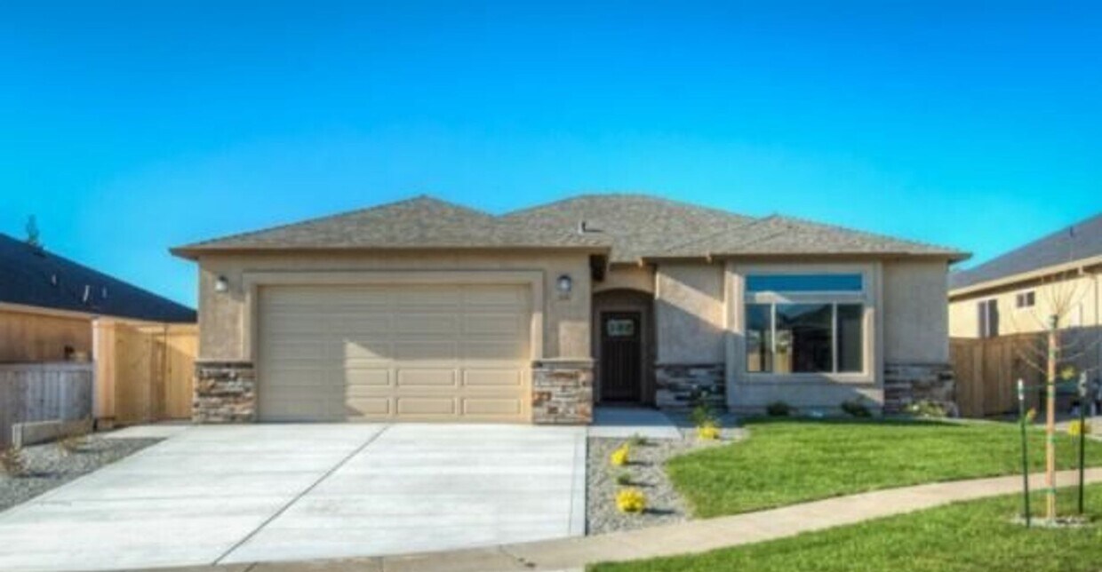 Foto principal - Newer Home - Great Location!