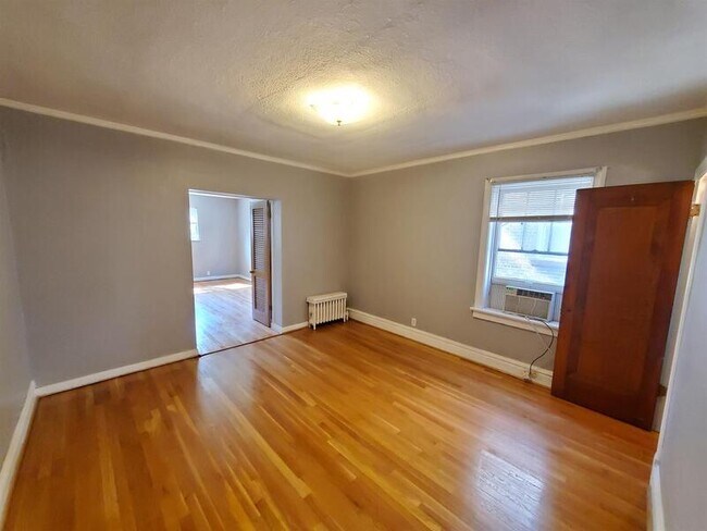 Foto del edificio - 7726 Gannon Ave