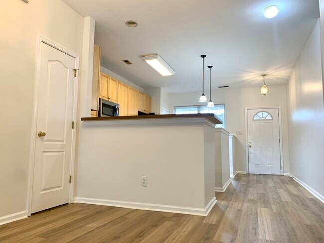 Foto del edificio - BEAUTIFUL 3 BED/2.5 BATH CONDO, SPACIOUS &...