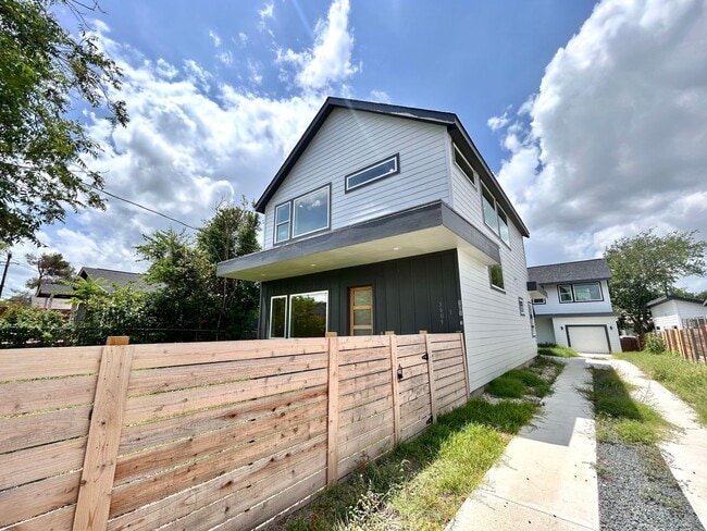 Building Photo - 5605 Samuel Huston Ave