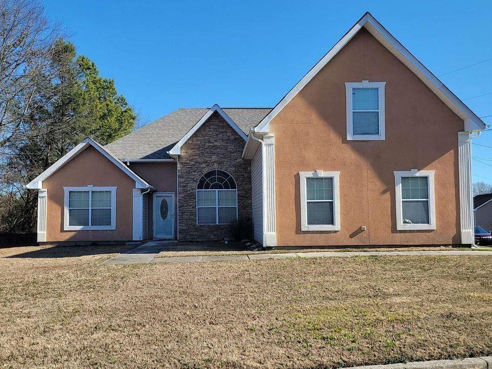 Primary Photo - 1379 Persimmon Ct