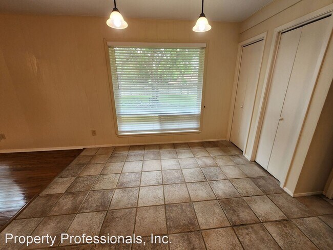 Building Photo - 3 br, 2 bath House - 410 Saddletree Dr.
