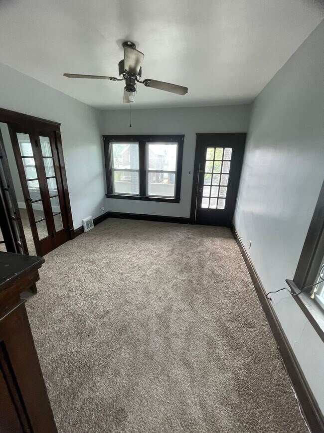 Foto del edificio - 951 Royal Rd