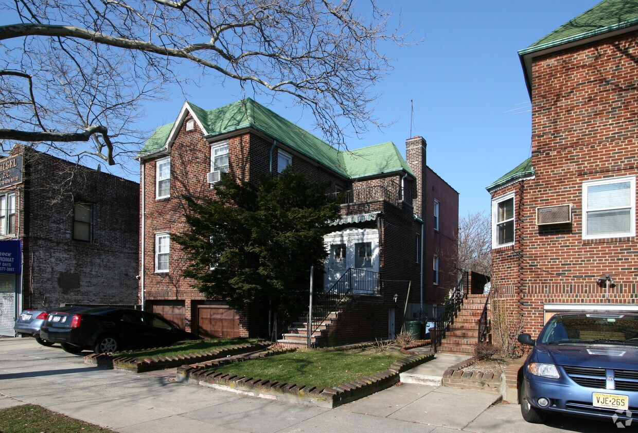 Foto principal - 3015 Avenue N