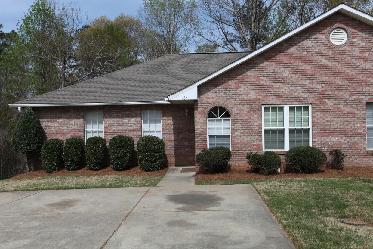 Duplex in Auburn - Available August! - Duplex in Auburn - Available August!