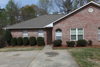 Building Photo - 1126 Northlake Dr