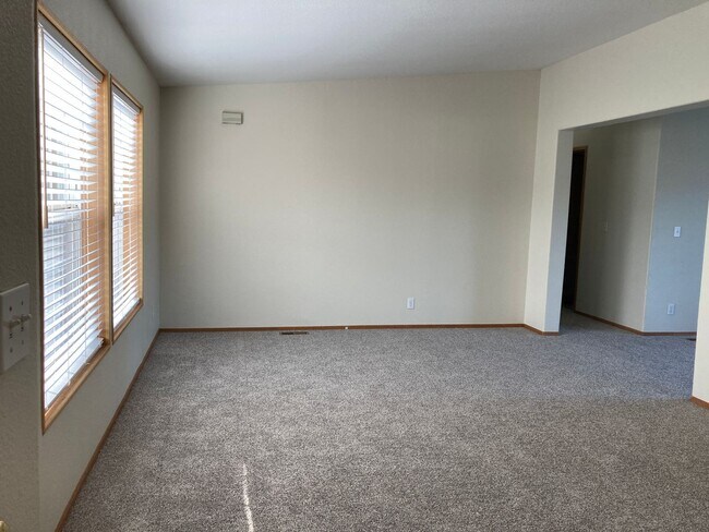 Building Photo - One Acre with 1728 SF  Home for Rent