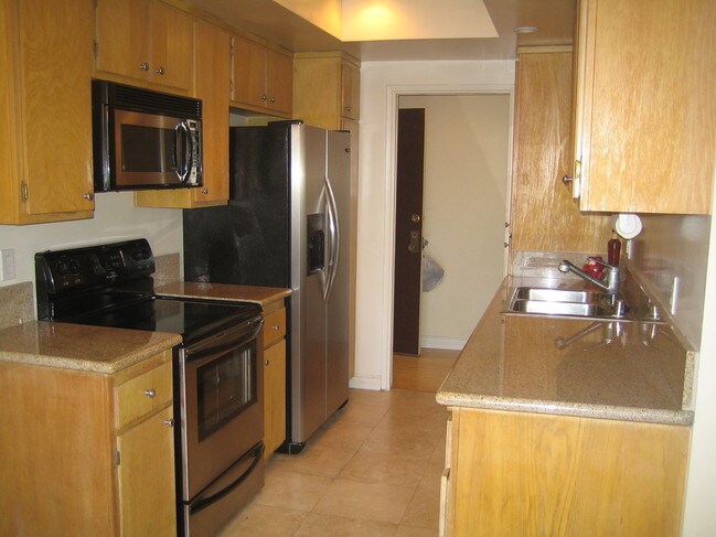 Cocina - 342 Culver Blvd