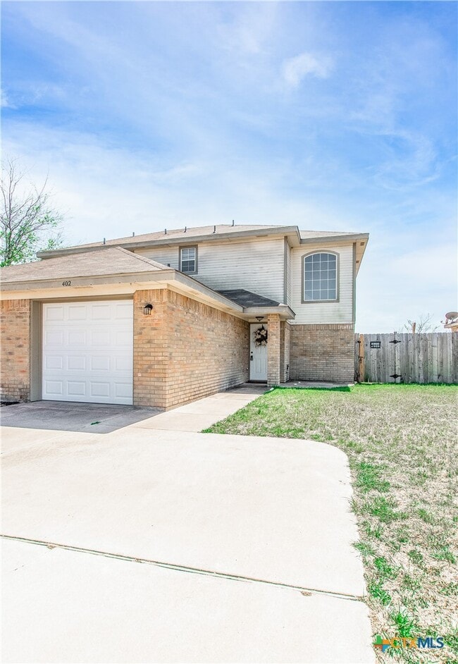 Building Photo - 402 Deloris Dr