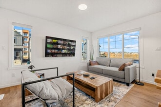 Building Photo - 1430 Aster Way NW