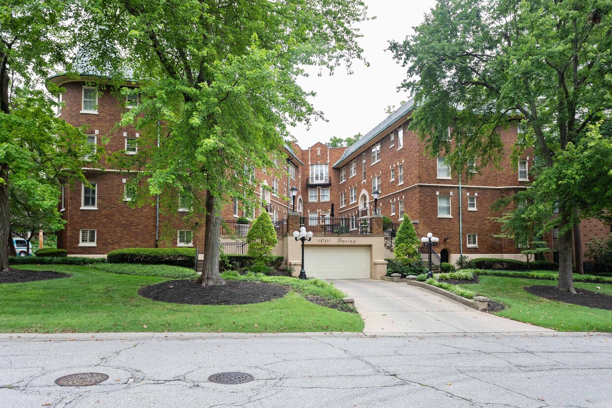 Primary Photo - 1601 Spring Dr