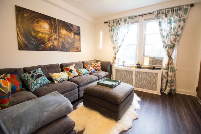 Building Photo - 2803 Q St SE