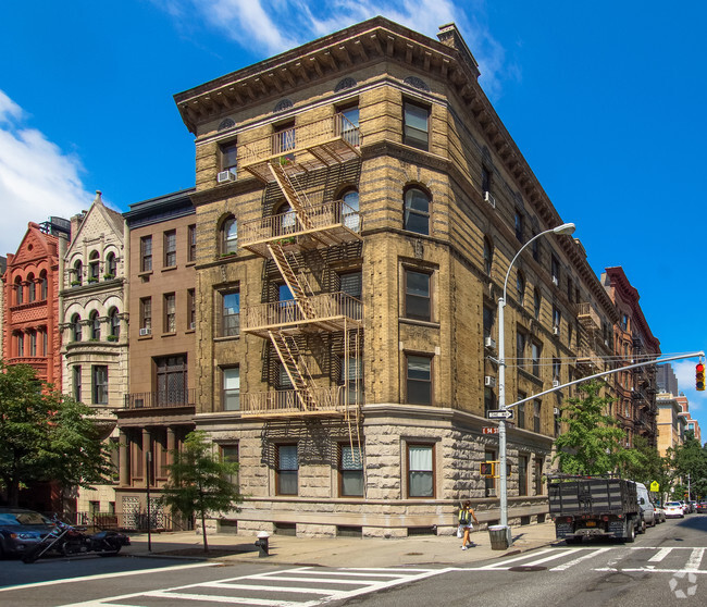 Foto del edificio - 1340 Madison Ave