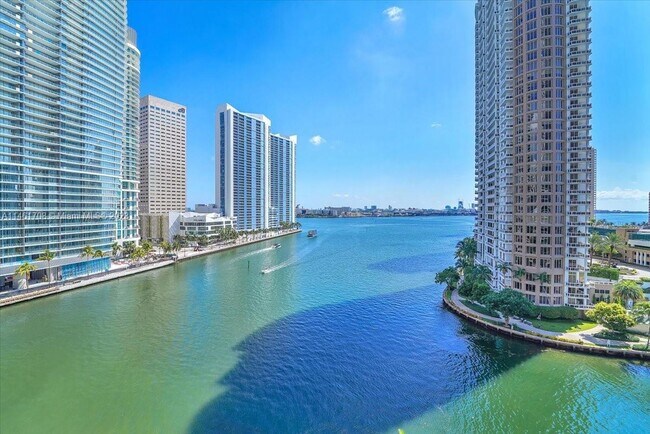 Foto del edificio - 465 Brickell Ave