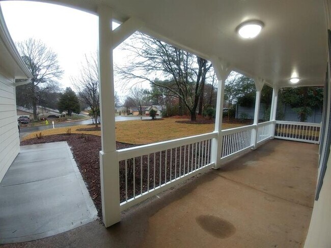 Building Photo - 50 Parkmont Dr