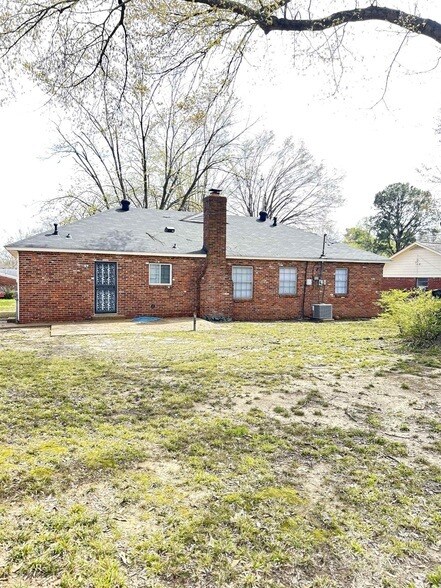 Building Photo - 3469 Northmoor Ave