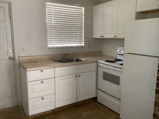 Foto del edificio - Downtown 1 bdrm Apt