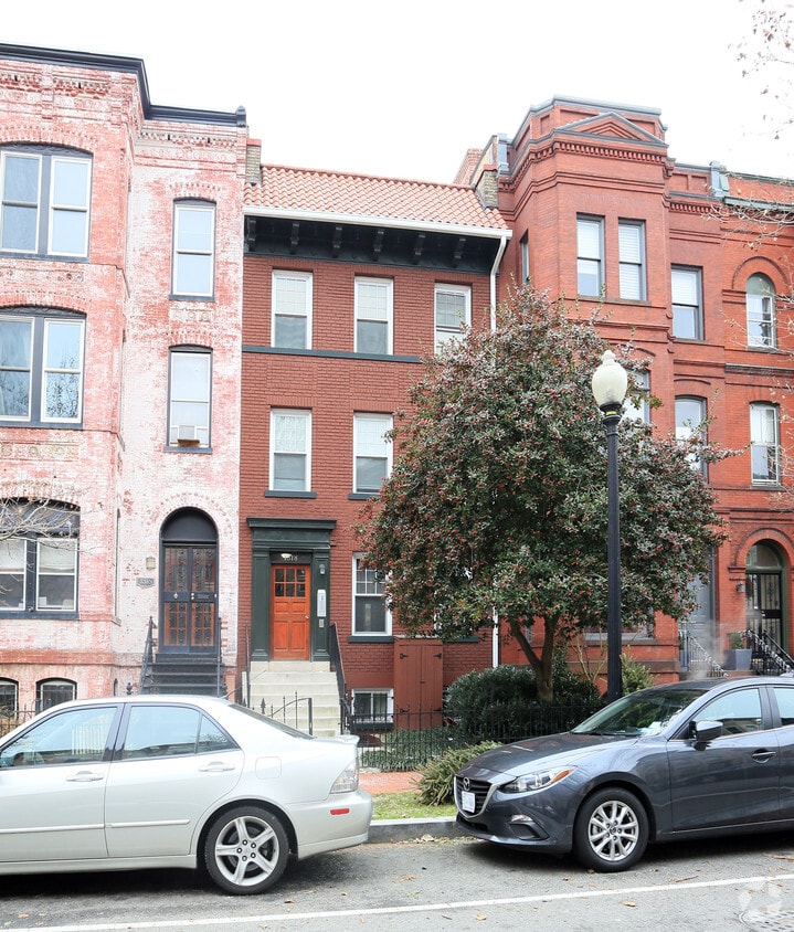 Building Photo - 1318 Q St NW