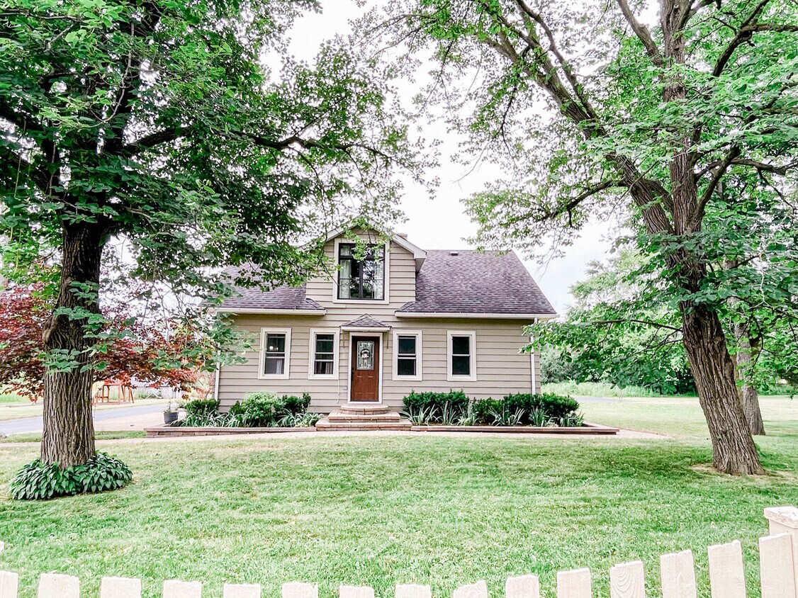 11765 W Illinois Ave, Beach Park, IL 60099 House Rental in Beach Park