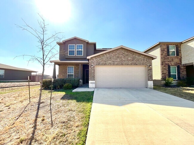 Foto del edificio - AVAILABLE NOW- Energy-Efficient 4/3 Home with Solar Panels & Pool Access!