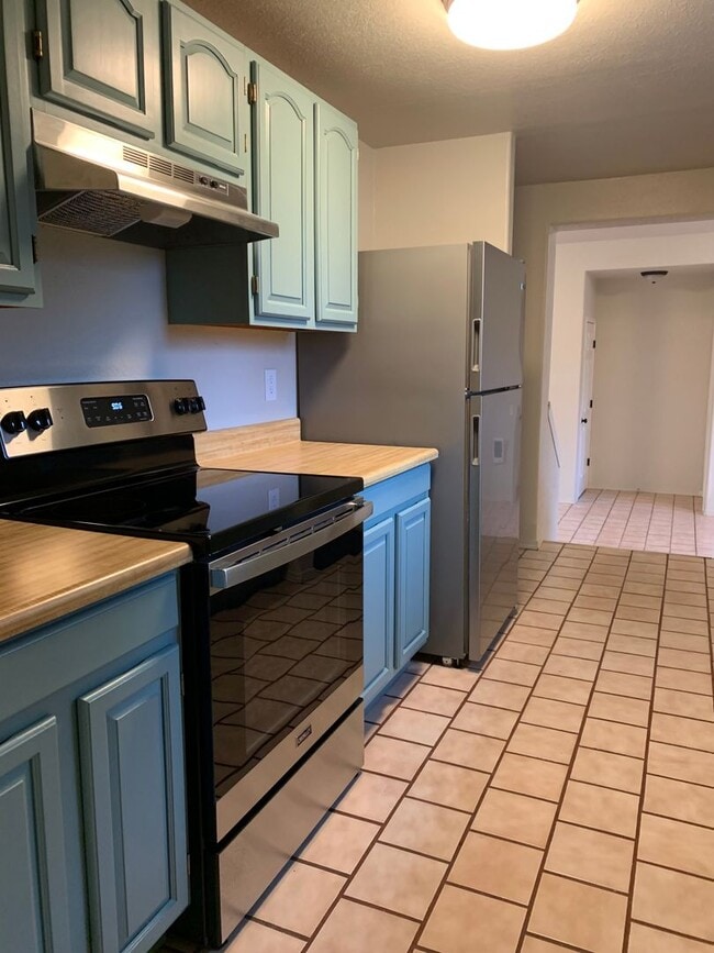 Building Photo - **Don't Miss Out on this deal** Move-in Sp...