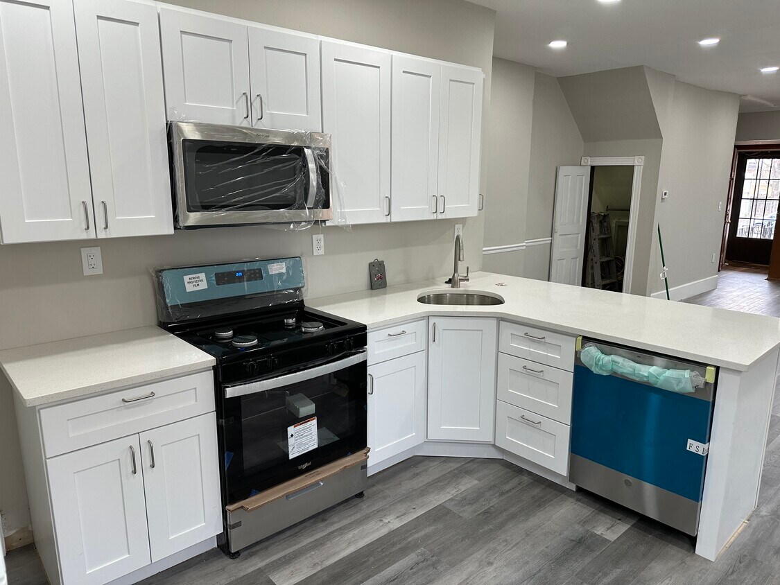 Foto principal - 7311 Lawndale Ave