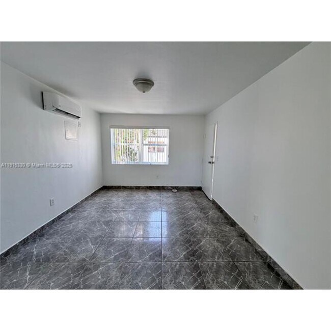 Foto del edificio - 11 Sidonia Ave