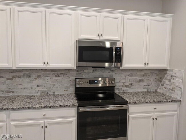 Foto del edificio - 9264 Shadow Oak Ln