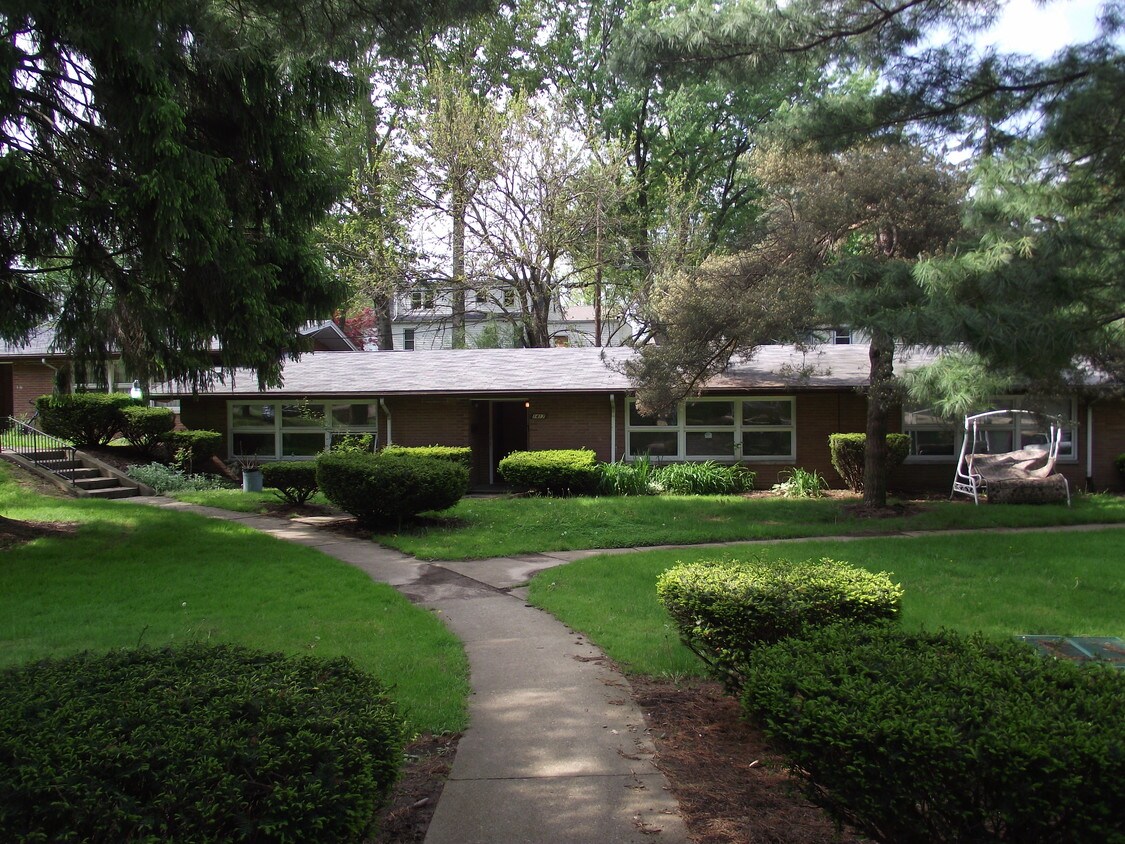 Foto principal - 1427 29th St NE