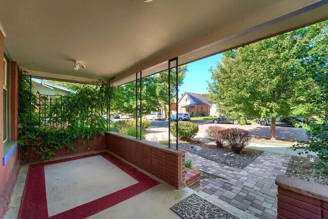Building Photo - 4044 Shoshone St