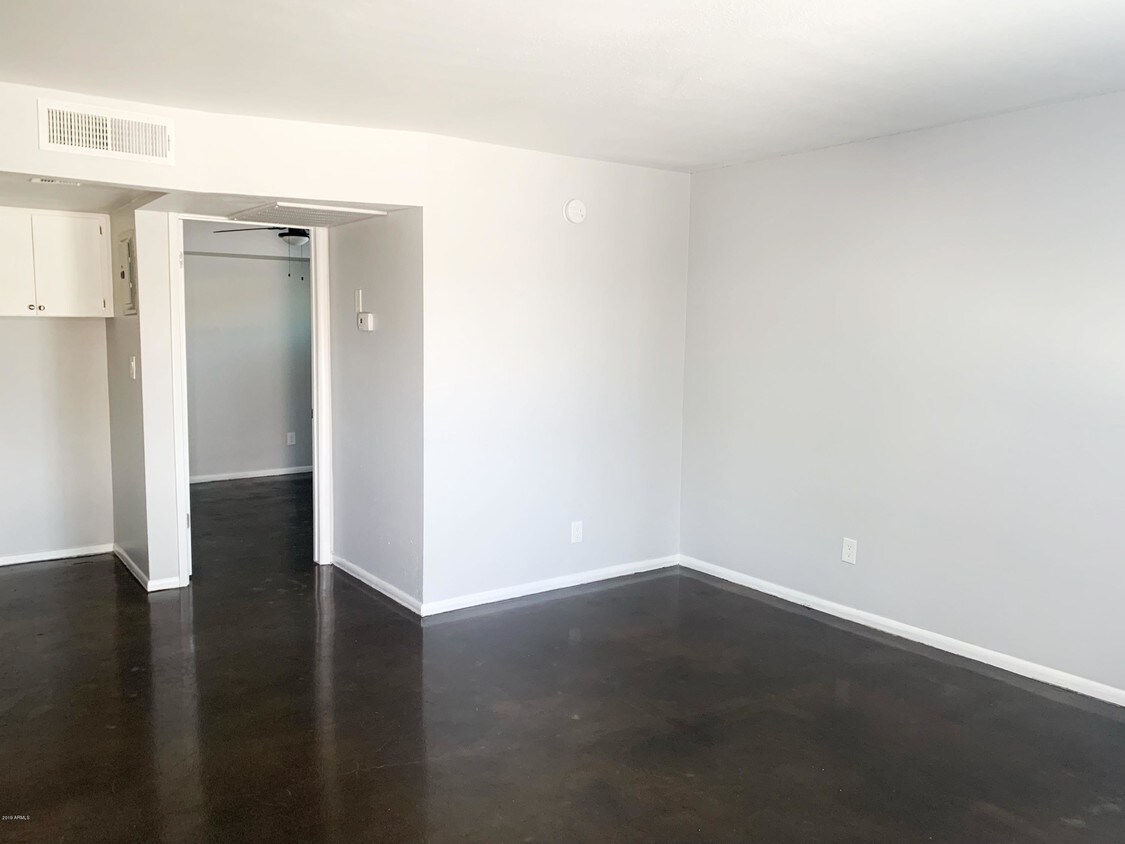 Primary Photo - 2922 N 35th St