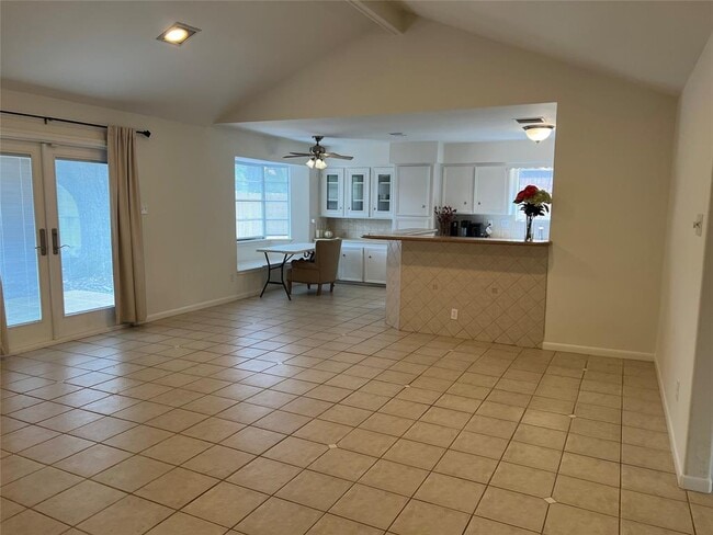 Building Photo - 9219 Rentur Dr