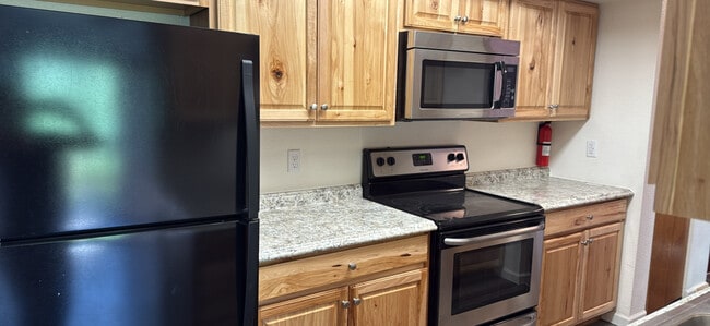 Building Photo - 2231