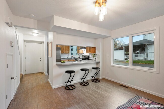 Eat-in Kitchen - 4075 E 20th Ave