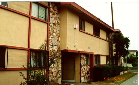 Primary Photo - 410 E South St
