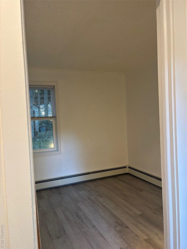 Foto del edificio - 180 New York Ave