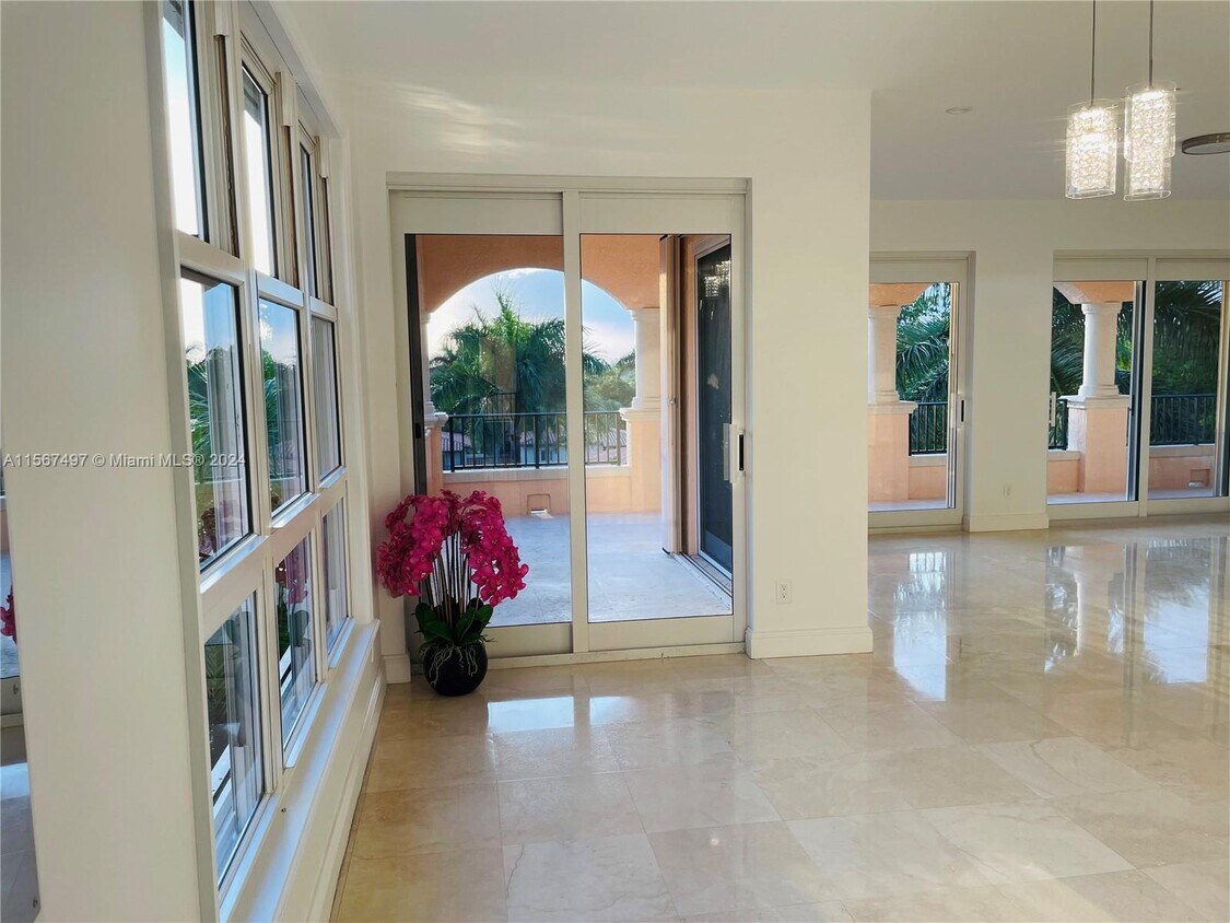 Primary Photo - 13631 Deering Bay Dr