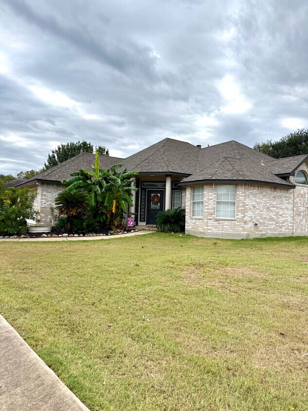 Foto principal - 1353 Pecan Ridge