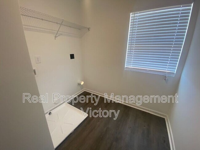 Foto del edificio - 104 Marine Dr