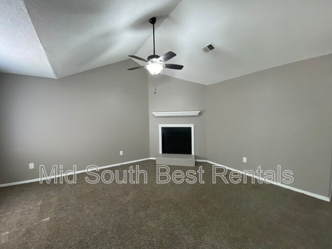 Building Photo - 5198 Walton Lake