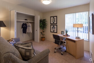 2 BR, 1 BA - Golden Maple - 940 SF - Kensington Manor Apartments
