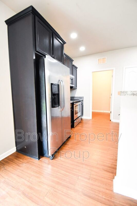 Building Photo - 6875 Bone Creek Dr