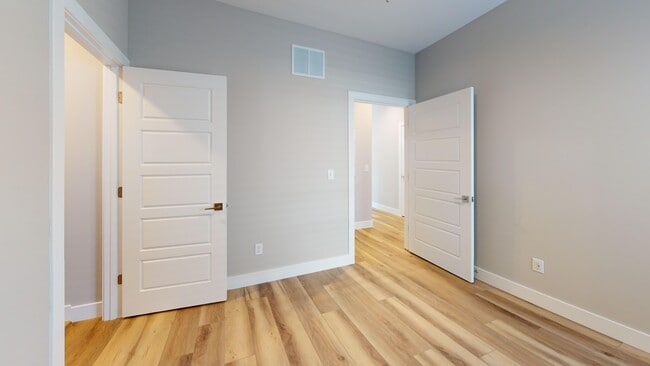 Building Photo - 4534 Hogan Dr