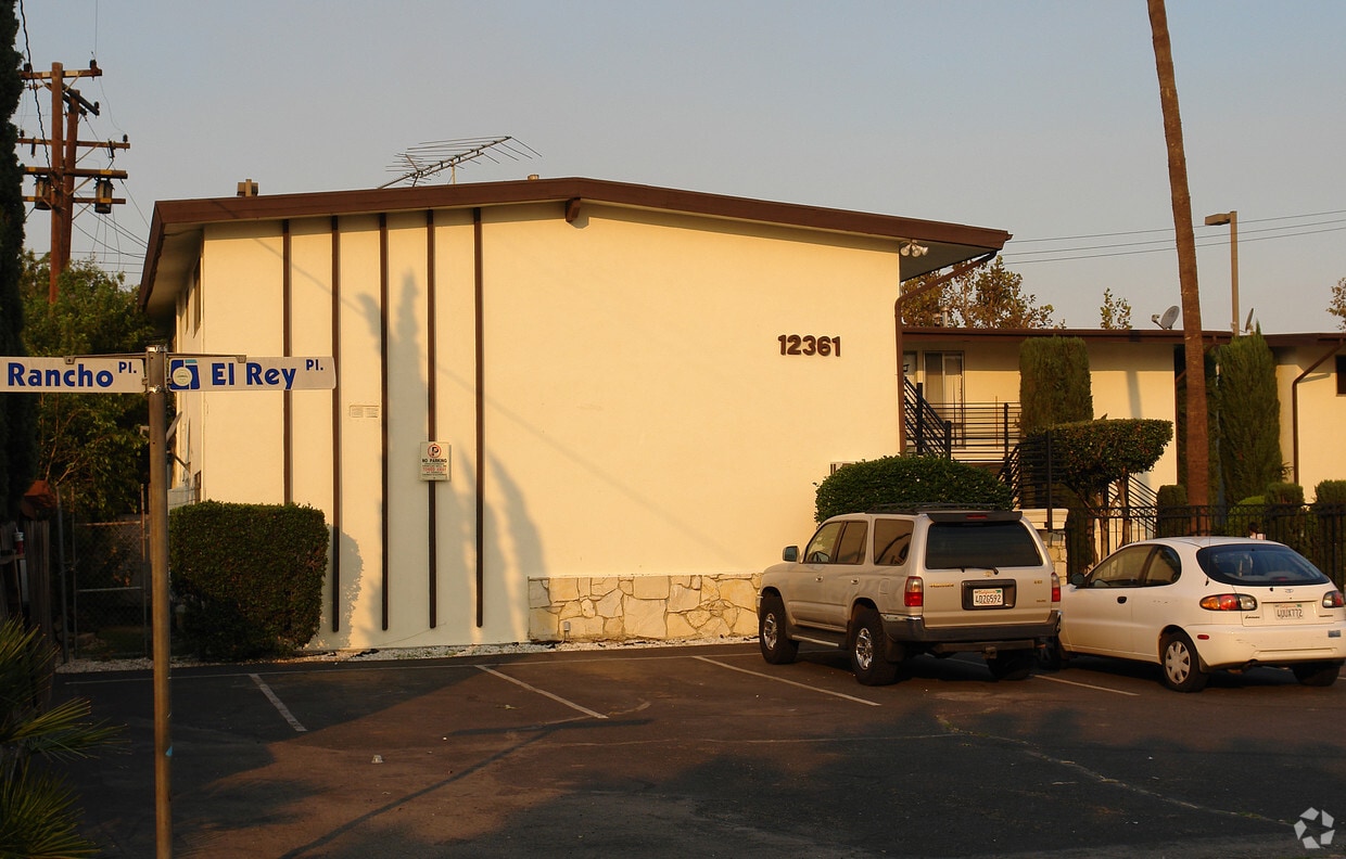 Building Photo - 12361 El Rey Pl