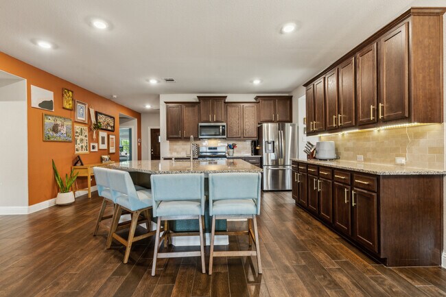 Building Photo - 4018 Woodford Dr