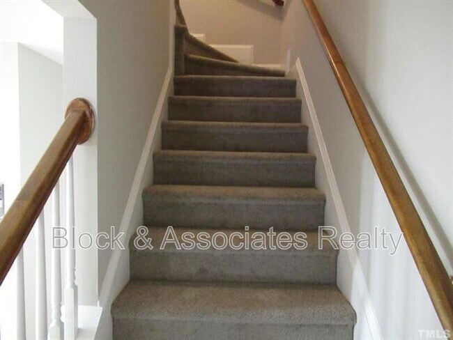 Building Photo - 4604 Ravi Rd