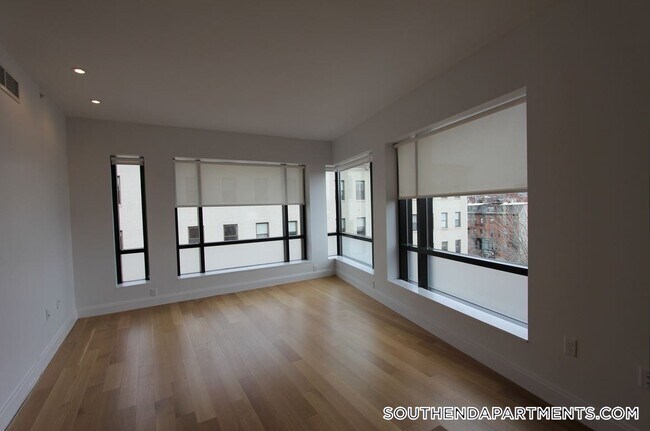 Foto del edificio - 150 Camden St