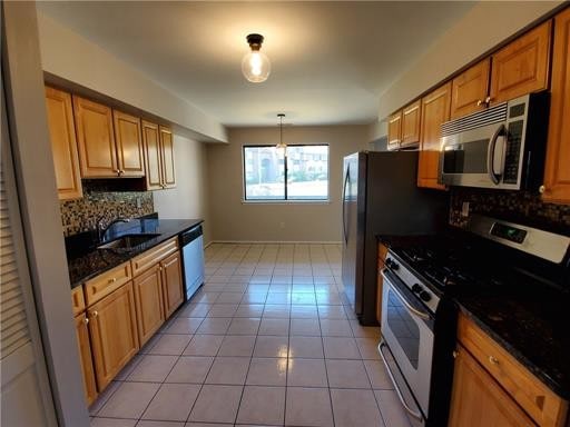 Building Photo - 1606 Edison Glen Terrace