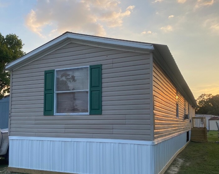Foto principal - 18733 Samuels Rd
